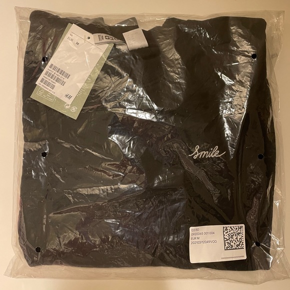 H&M | Black Basic Sweatshirt | Size M | NWT - Picture 4 of 6